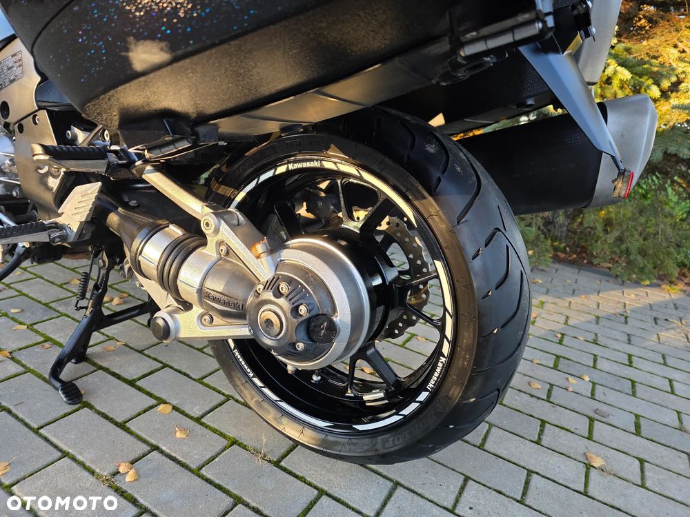 Kawasaki GTR - 8