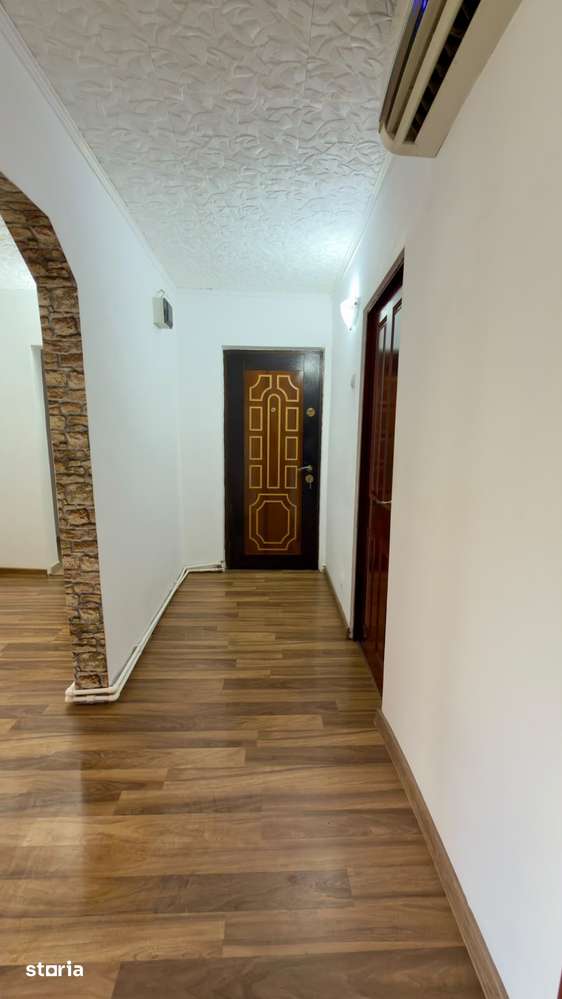 APARTAMENT DE VÂNZARE — fotografia 1