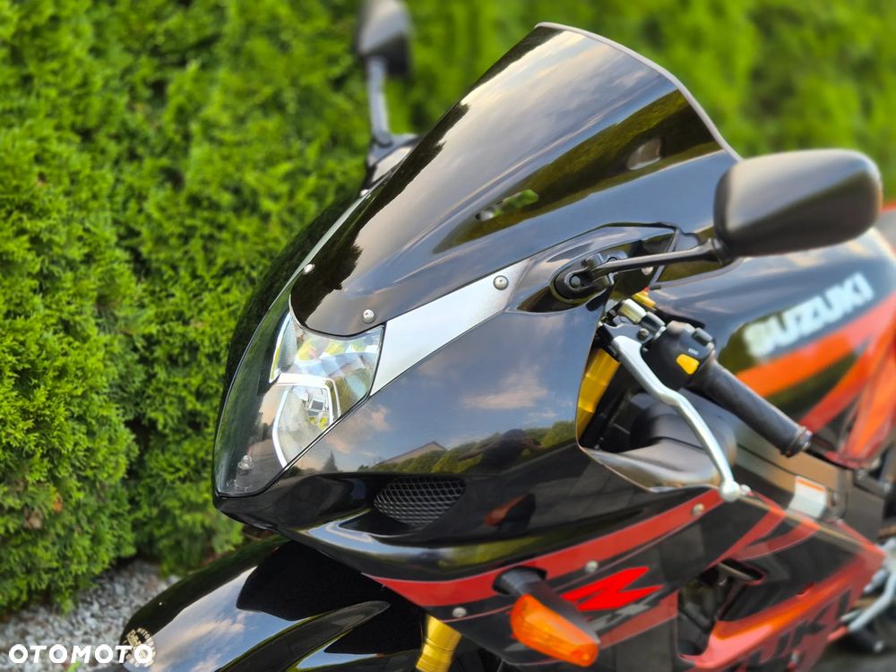 Suzuki GSX-R - 30