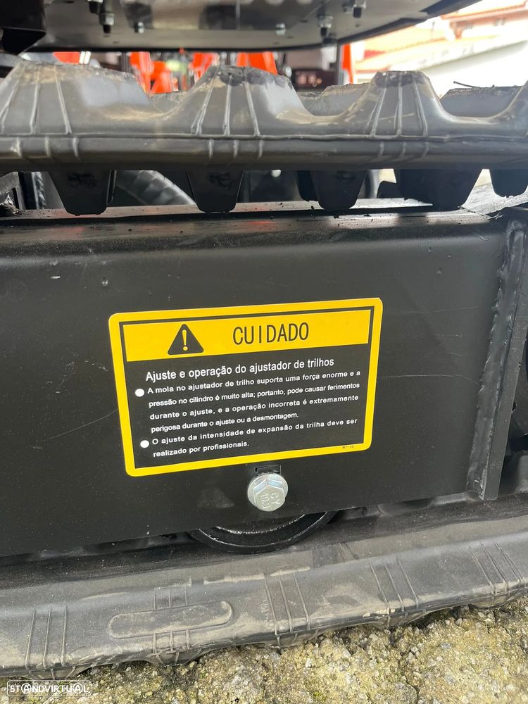Kubota mini giratoria d722 - 10