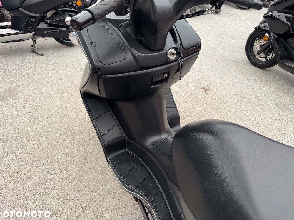Suzuki Burgman - 19