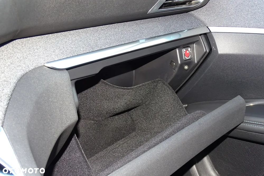 Peugeot 3008 BlueHDi 130 Stop & Start EAT8 Allure Business-Paket - 38