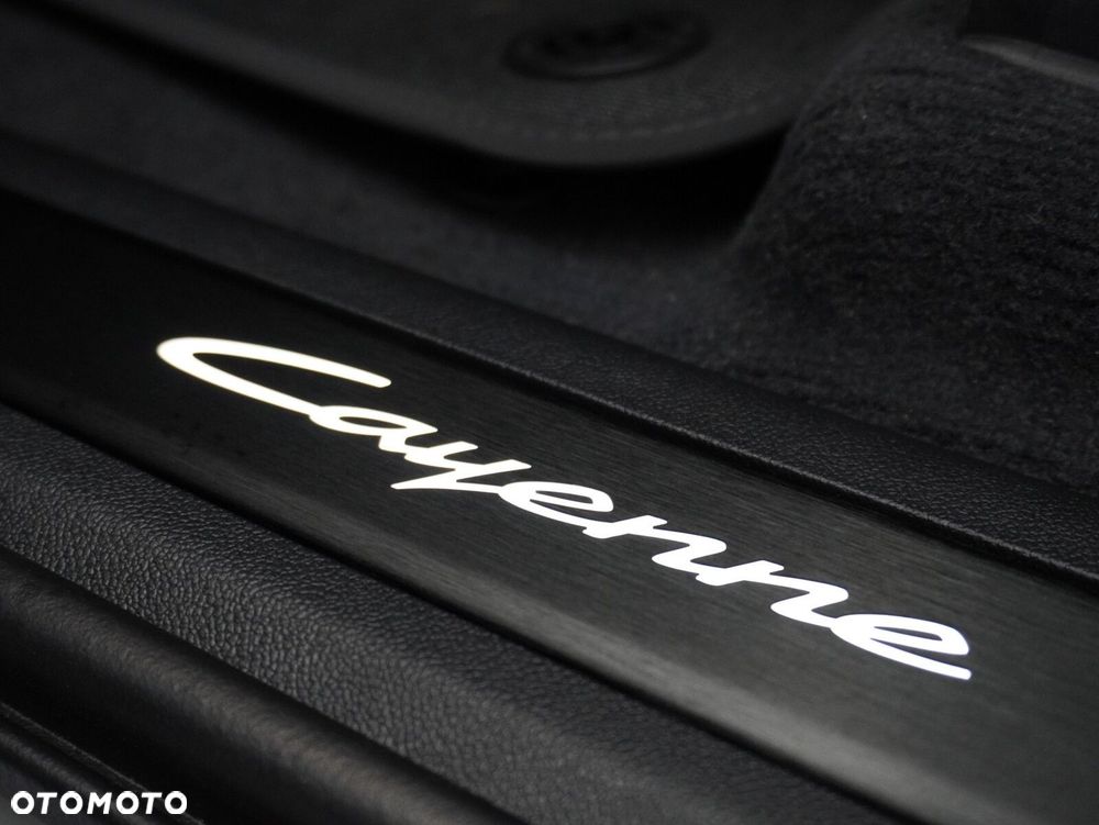 Porsche Cayenne Black Edition - 22