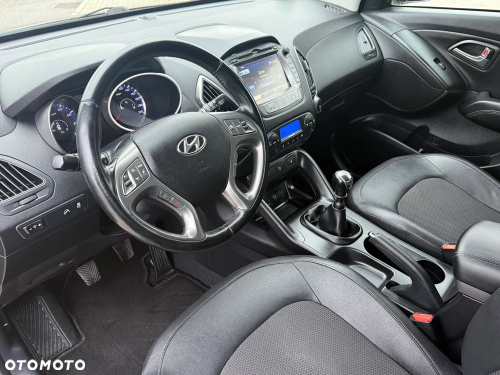 Hyundai ix35 1.6 2WD Fifa World Cup Edition - 24