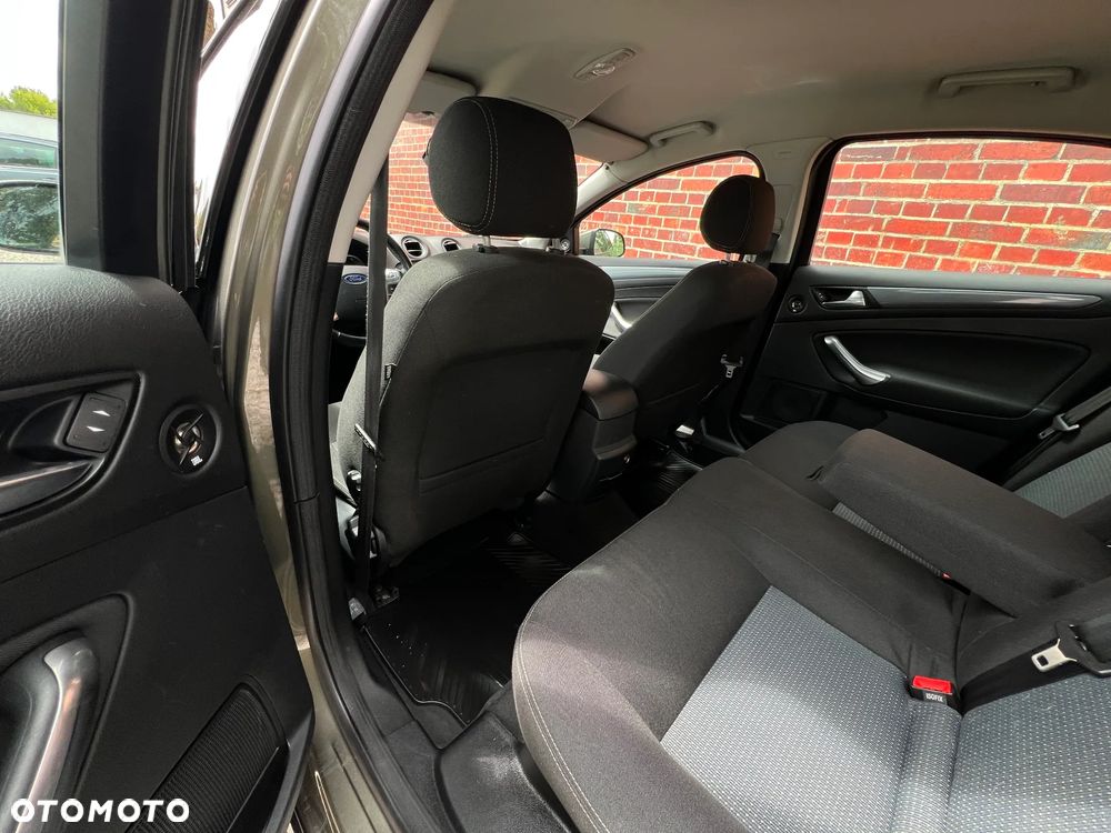 Ford Mondeo - 11