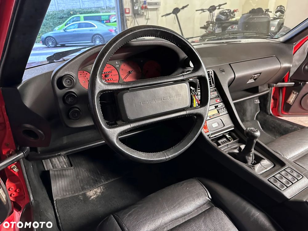 Porsche 928 - 5