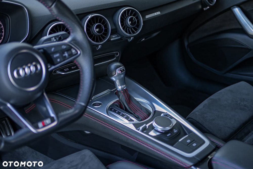 Audi TT Coupé - 16