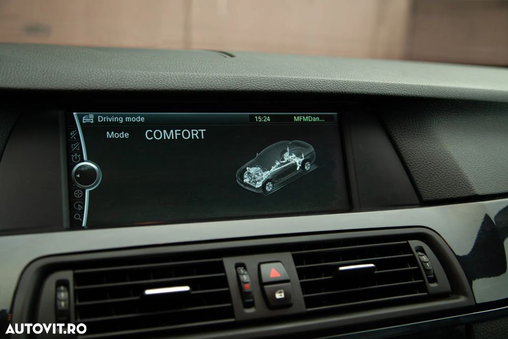 BMW Seria 5 520d Aut. - 29