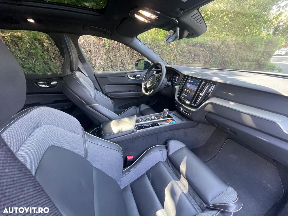 Volvo XC 60 B4 MHEV AT8 FWD R-Design - 23