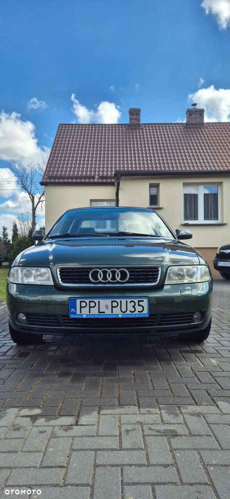 Audi A4 Limousine - 1