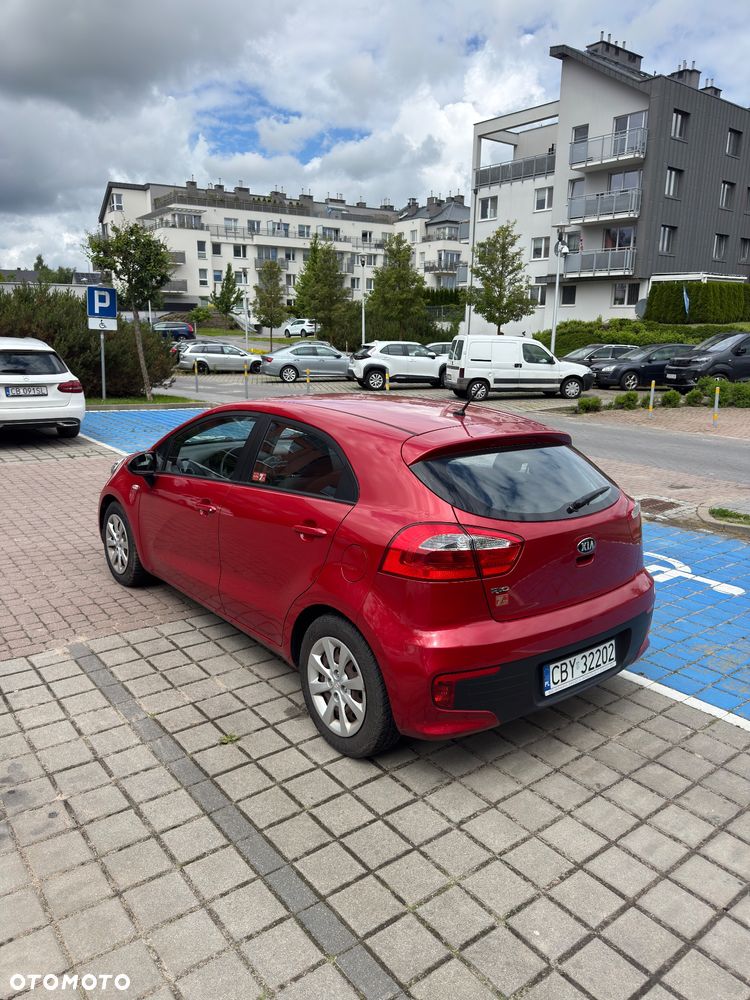 Kia Rio 1.2 L - 10