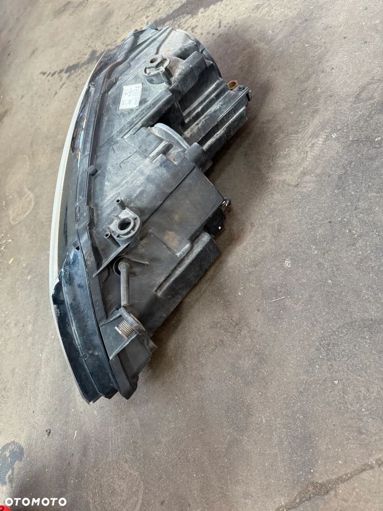 VW JETTA 6 A6 5C6 LAMPA PRAWA PRZÓD PRZEDNIA KOMPLETNA EUROPA - 2