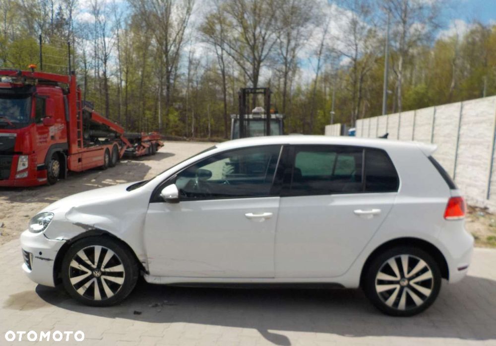 Volkswagen Golf - 10