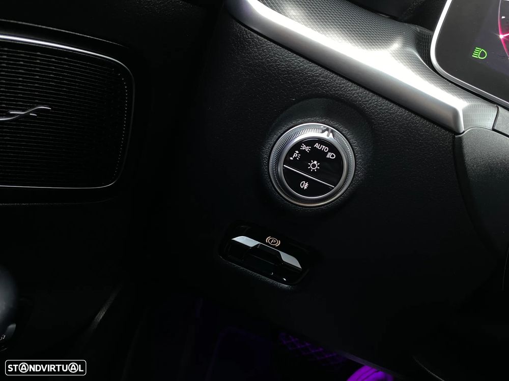 Mercedes-Benz C 300 e T 9G-TRONIC Avantgarde Advanced - 42