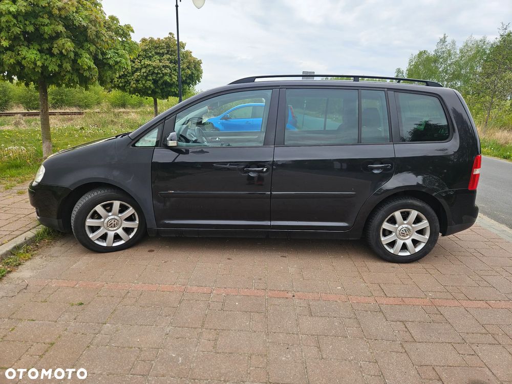 Volkswagen Touran 2.0 TDI Highline DSG - 6