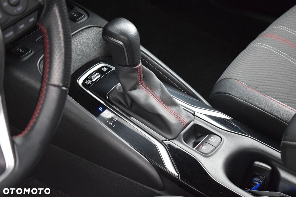 Toyota Corolla 2.0 Hybrid GR Sport - 18