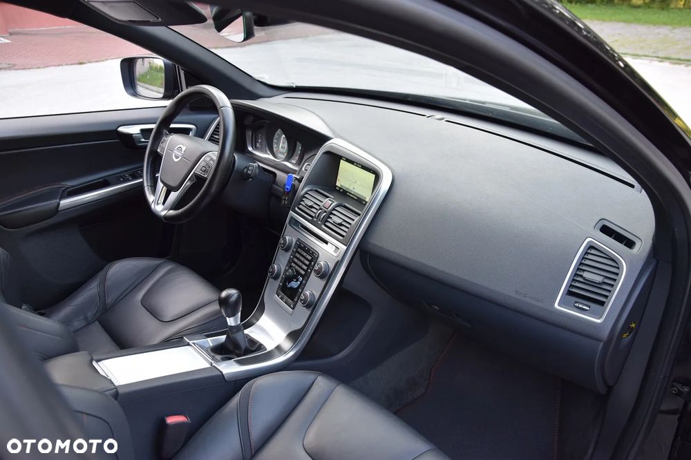 Volvo XC 60 D5 AWD Ocean Race - 17