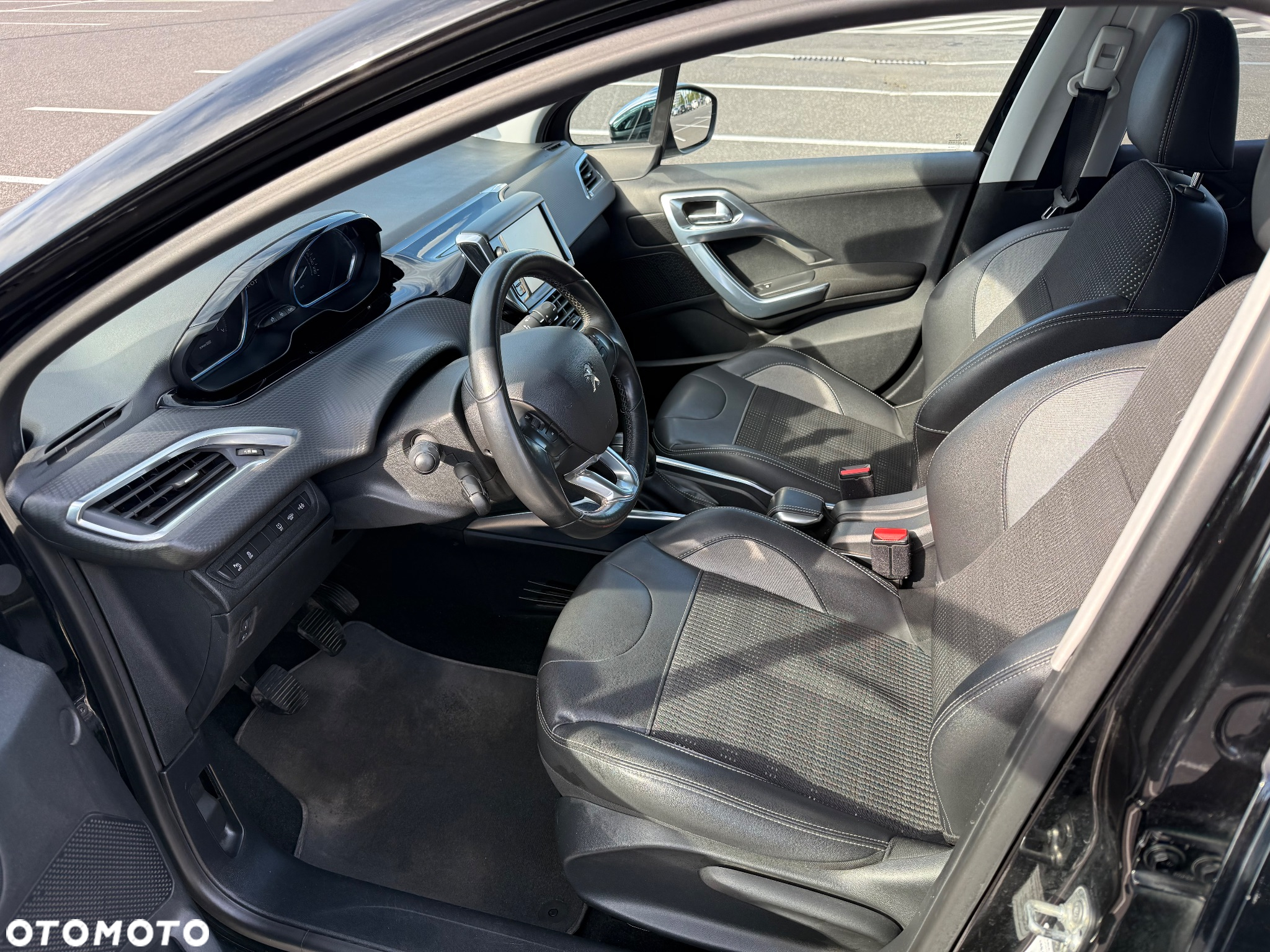 Peugeot 2008 1.6 VTi Allure - 24