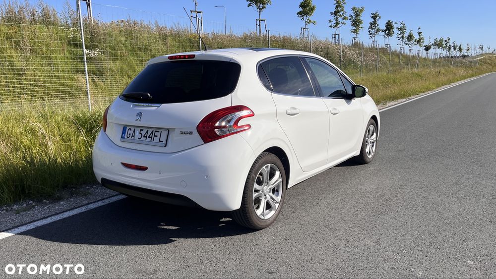 Peugeot 208 - 2