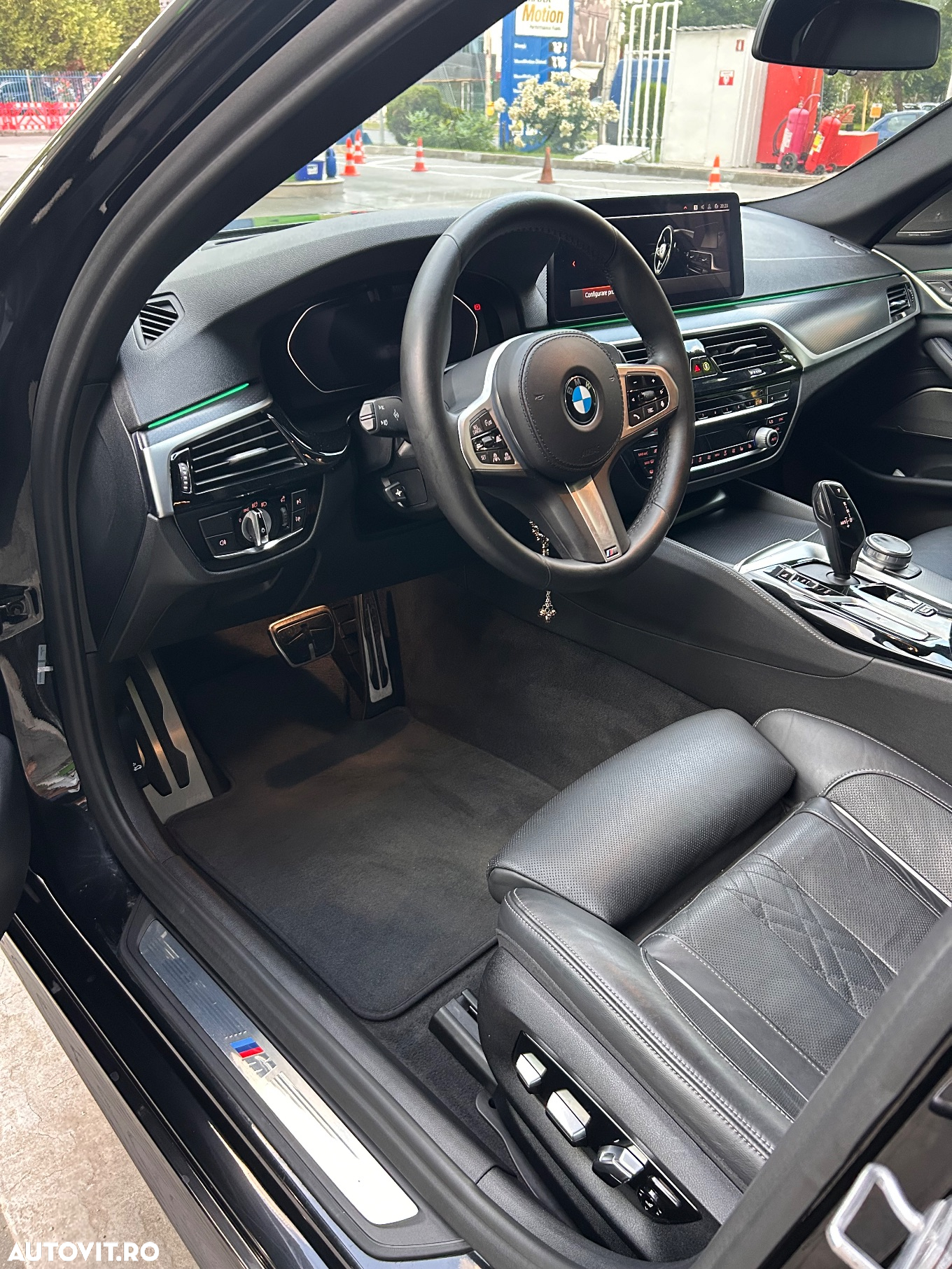 BMW Seria 5 530d xDrive AT MHEV - 13