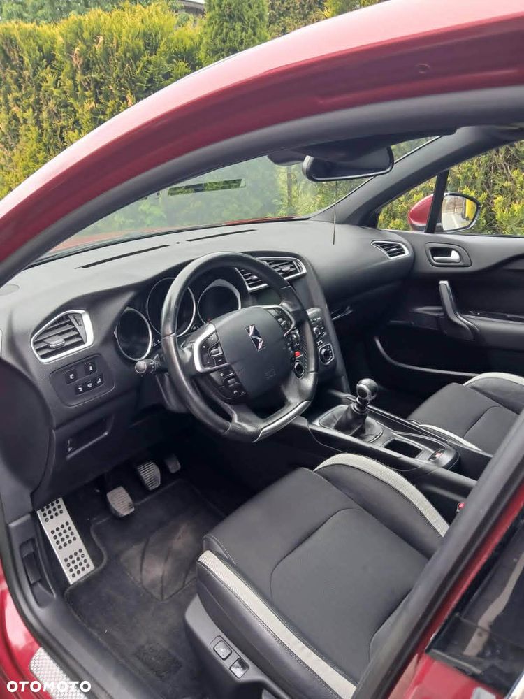 Citroën DS4 HDi 110 SoChic - 9