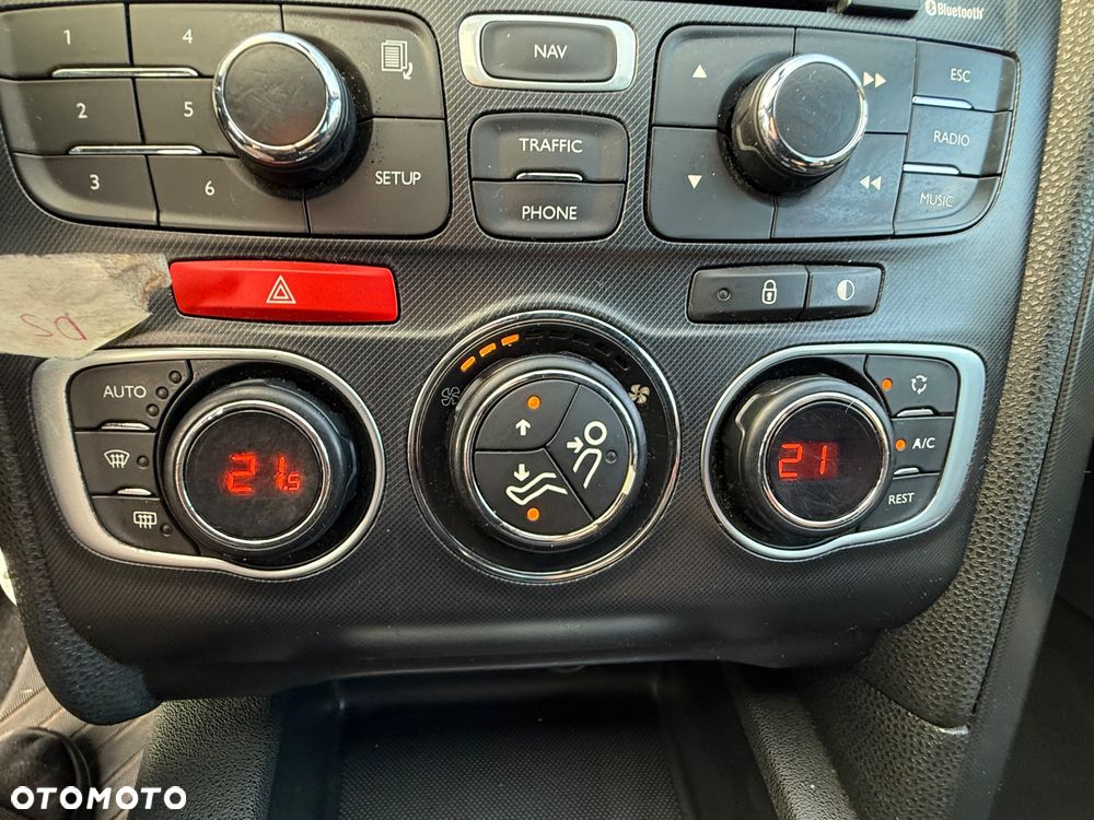 Citroën DS4 2.0 BlueHDi SportChic S&S - 23