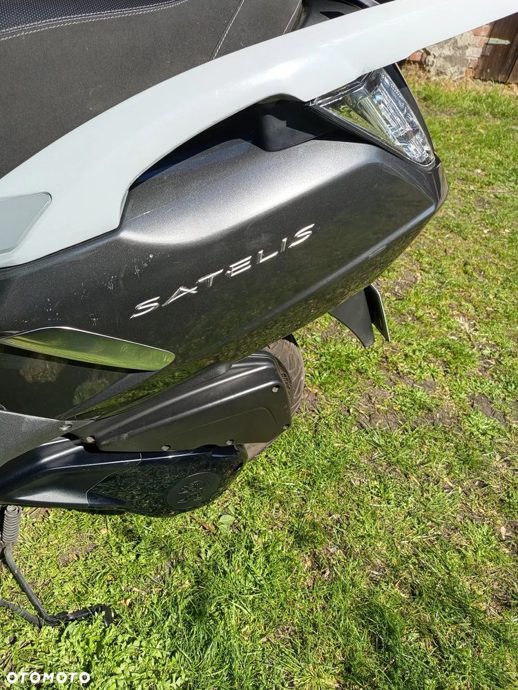 Peugeot Satelis - 6