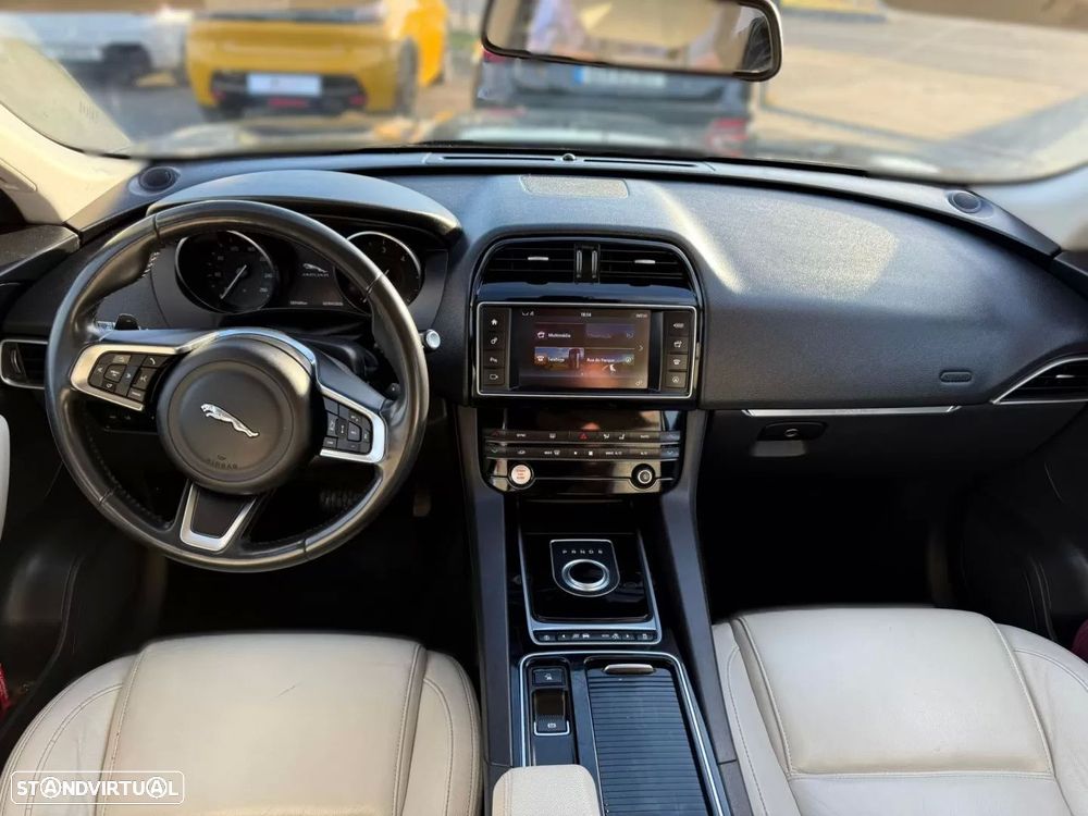 Jaguar F-Pace 2.0 i4D Prestige Aut. - 10
