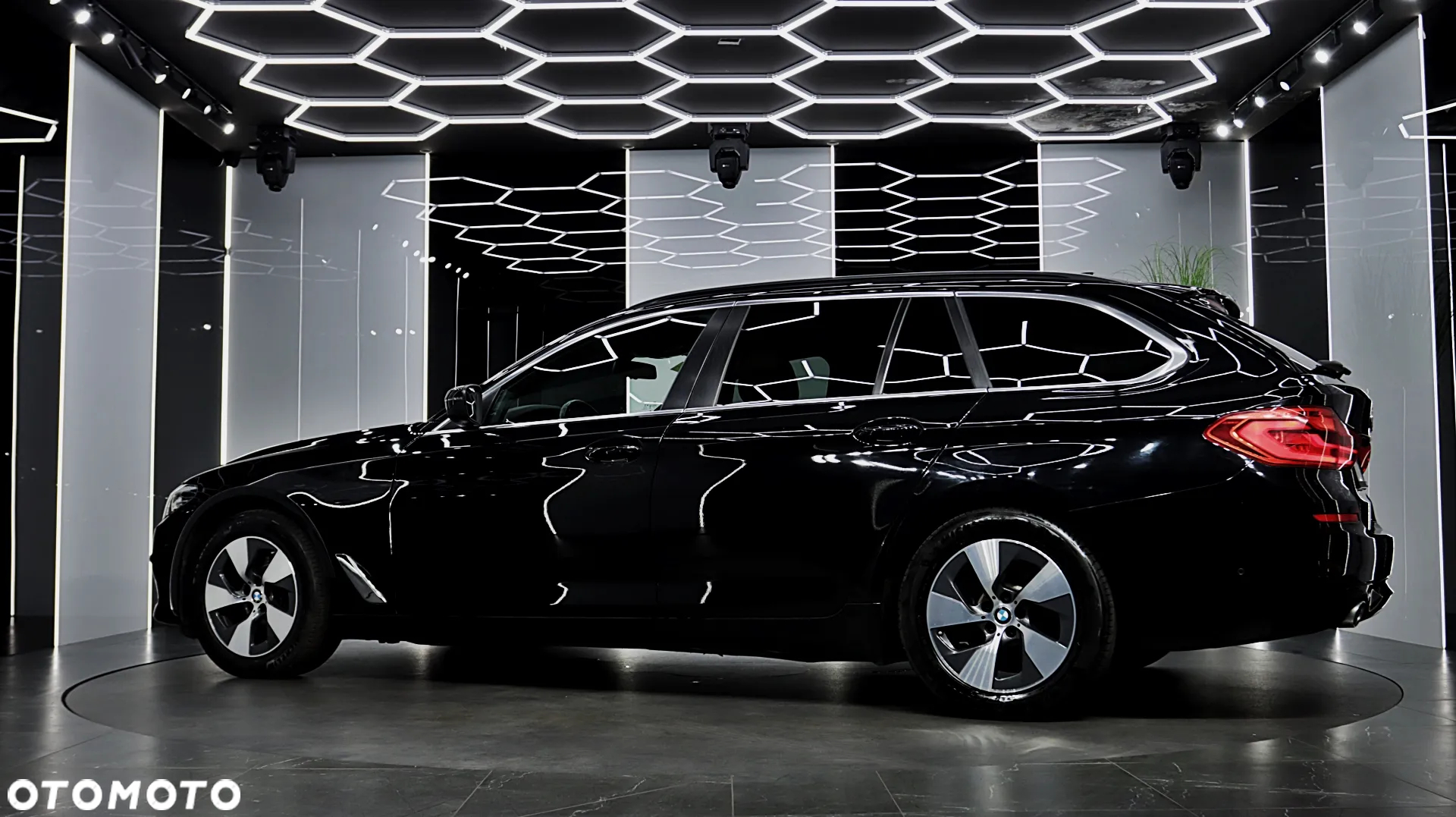 BMW Seria 5 520d Luxury Line sport - 4