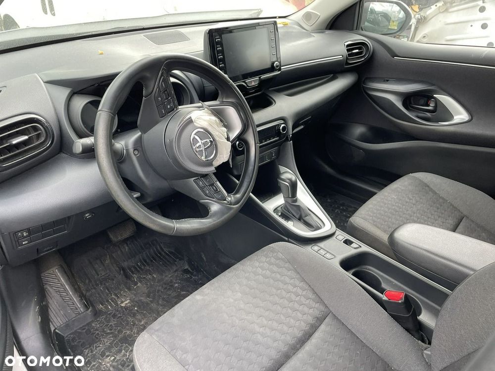 Toyota Yaris - 6