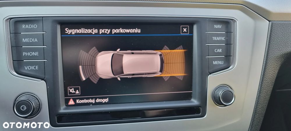 Volkswagen Passat 2.0 TDI (BlueMotion Technology) Comfortline - 35