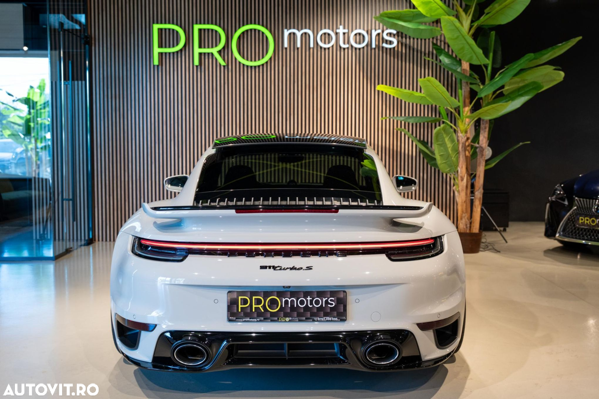 Porsche 911-TURBO-S - 13