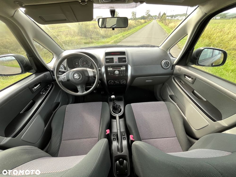 Suzuki SX4 - 10