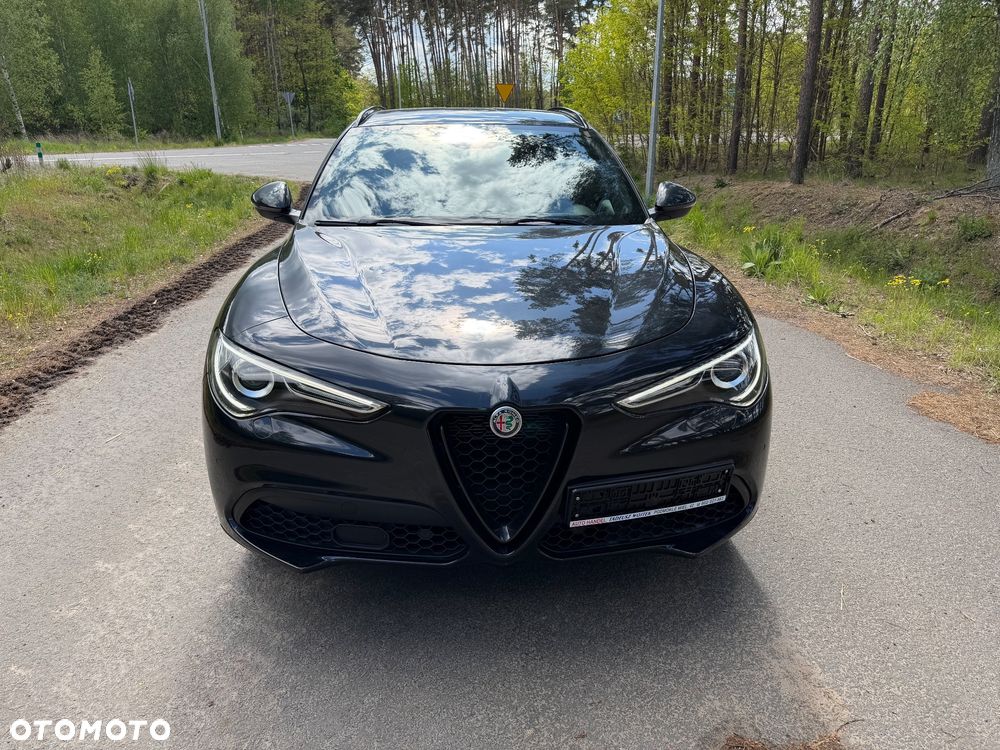 Alfa Romeo Stelvio - 2