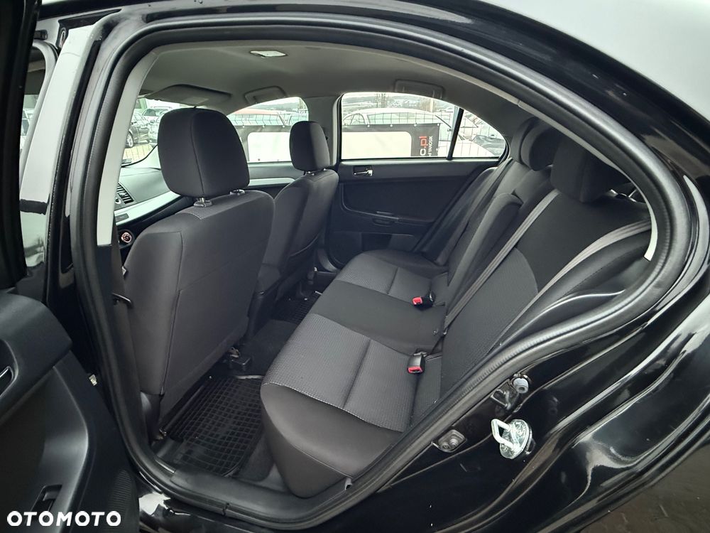 Mitsubishi Lancer - 27