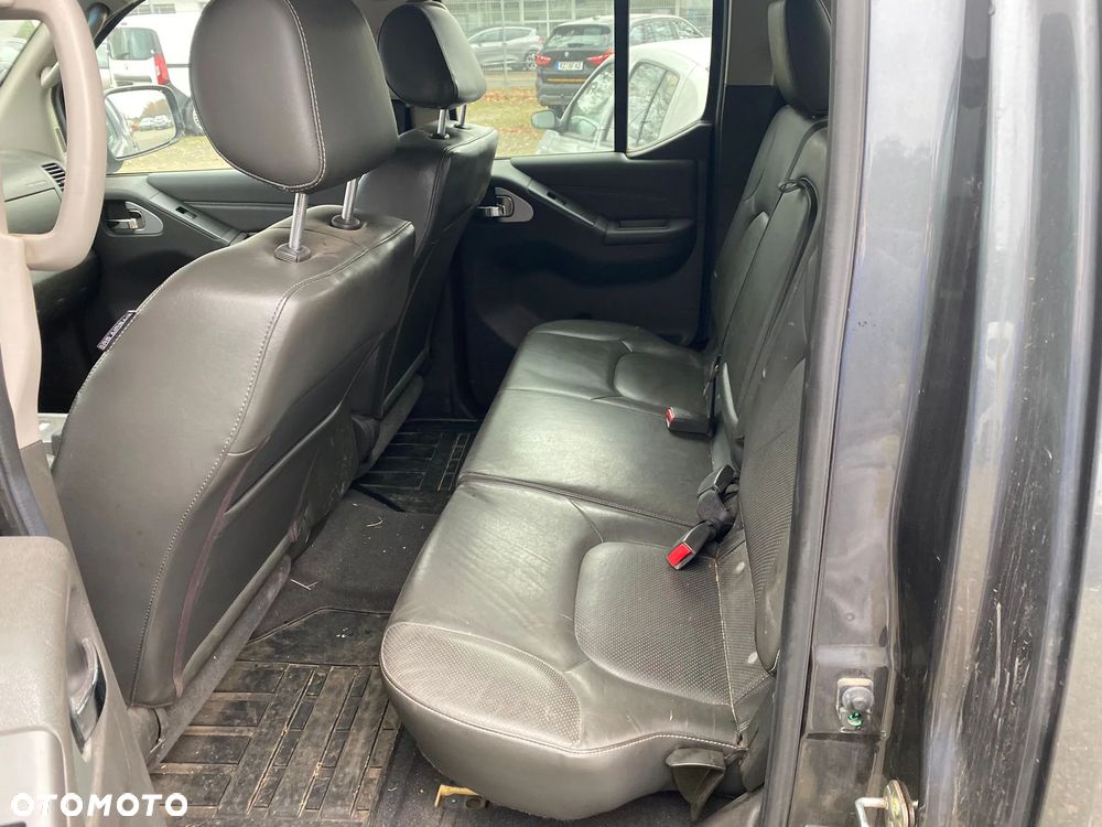 Nissan Navara 3.0 D V6 Platinum Long EU5 - 10