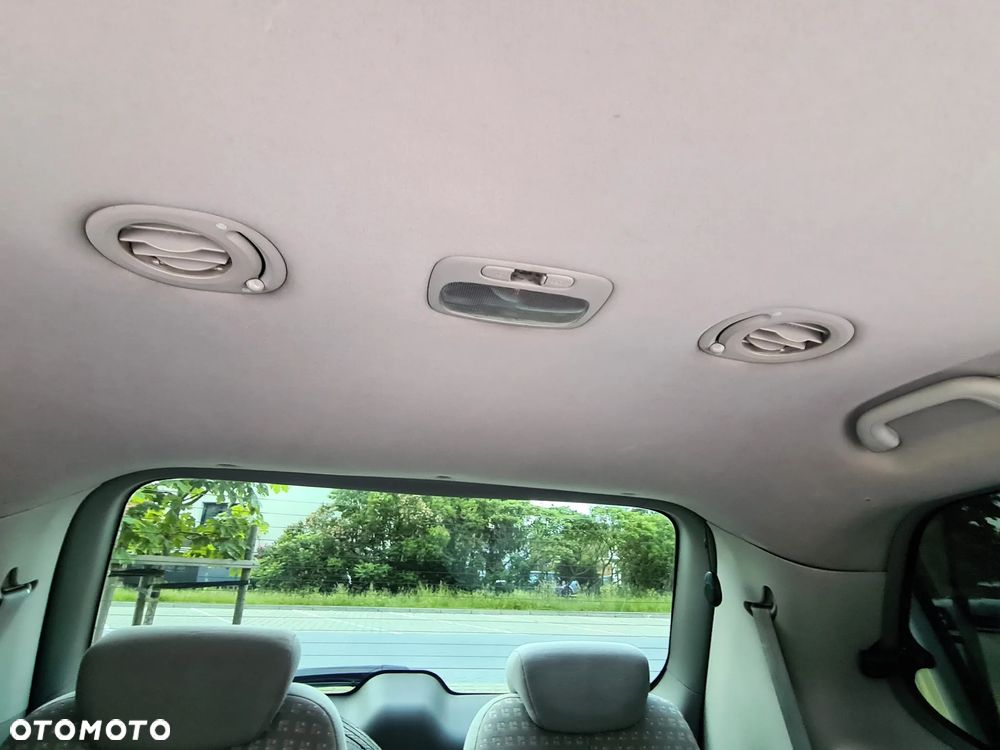Kia Carnival 2.9 CRDi Tour - 21