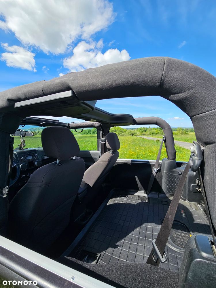 Jeep Wrangler - 10