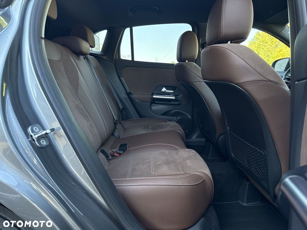 Mercedes-Benz GLA - 20