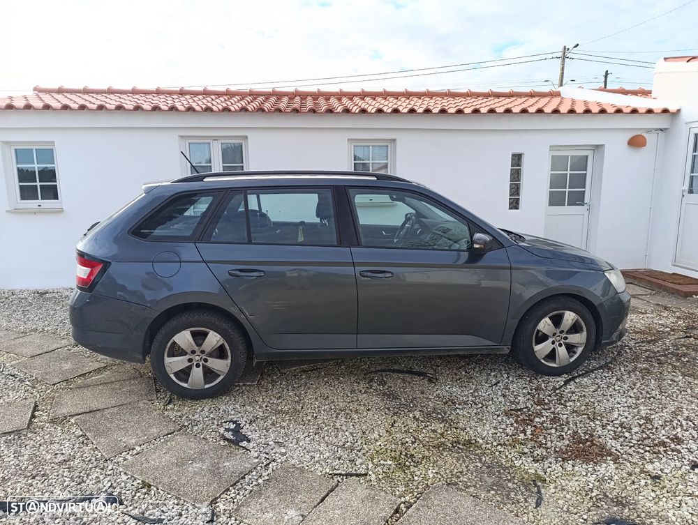 Skoda Fabia Break 1.0 Active - 1