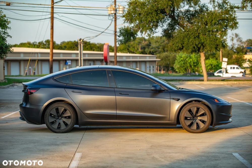 Tesla Model 3 - 5