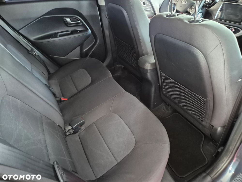 Kia Rio - 13