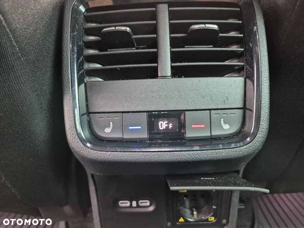 Skoda Octavia 2.0 TDI Sportline DSG - 27