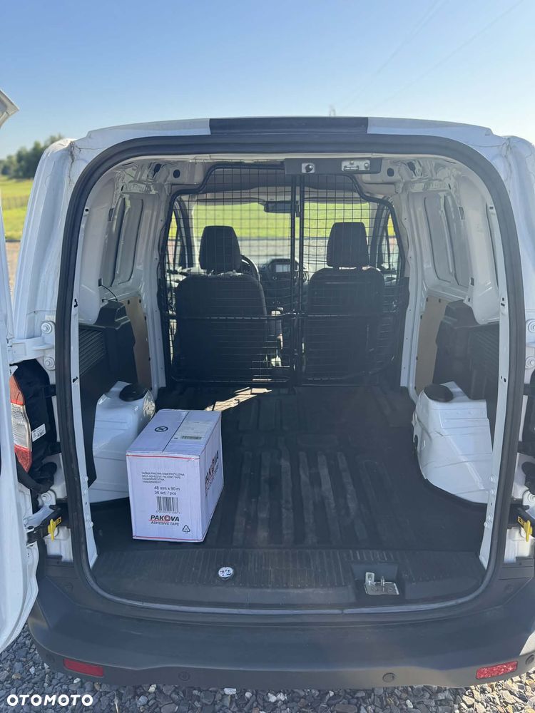 Ford Transit Courier - 8