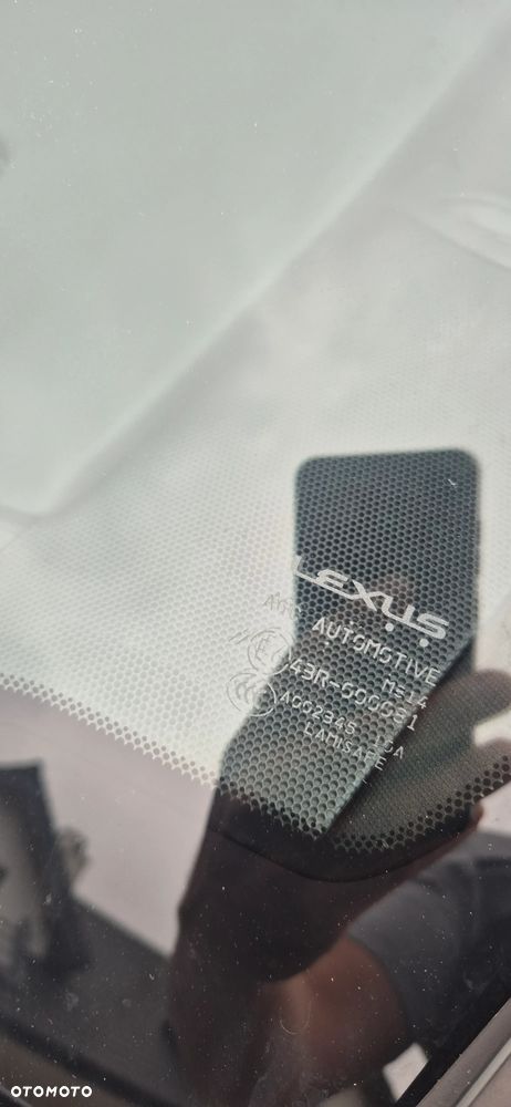 Lexus UX 250h - 17