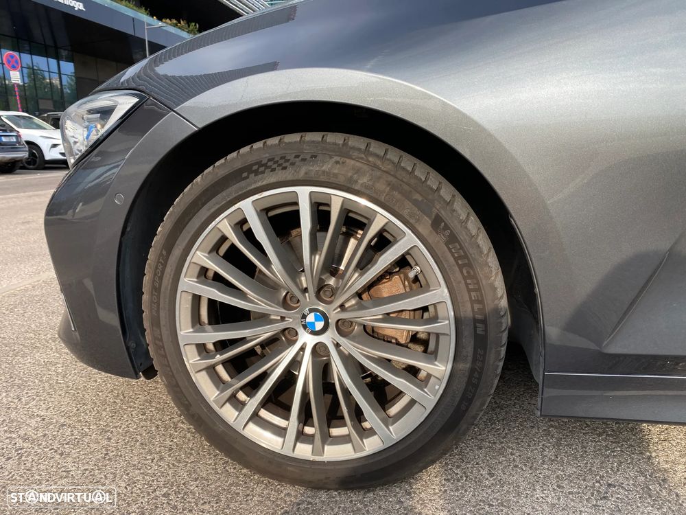 BMW 320 d Line Luxury Auto - 10