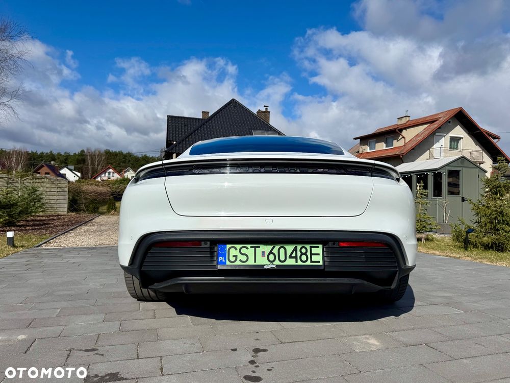 Porsche Taycan 4 - 13