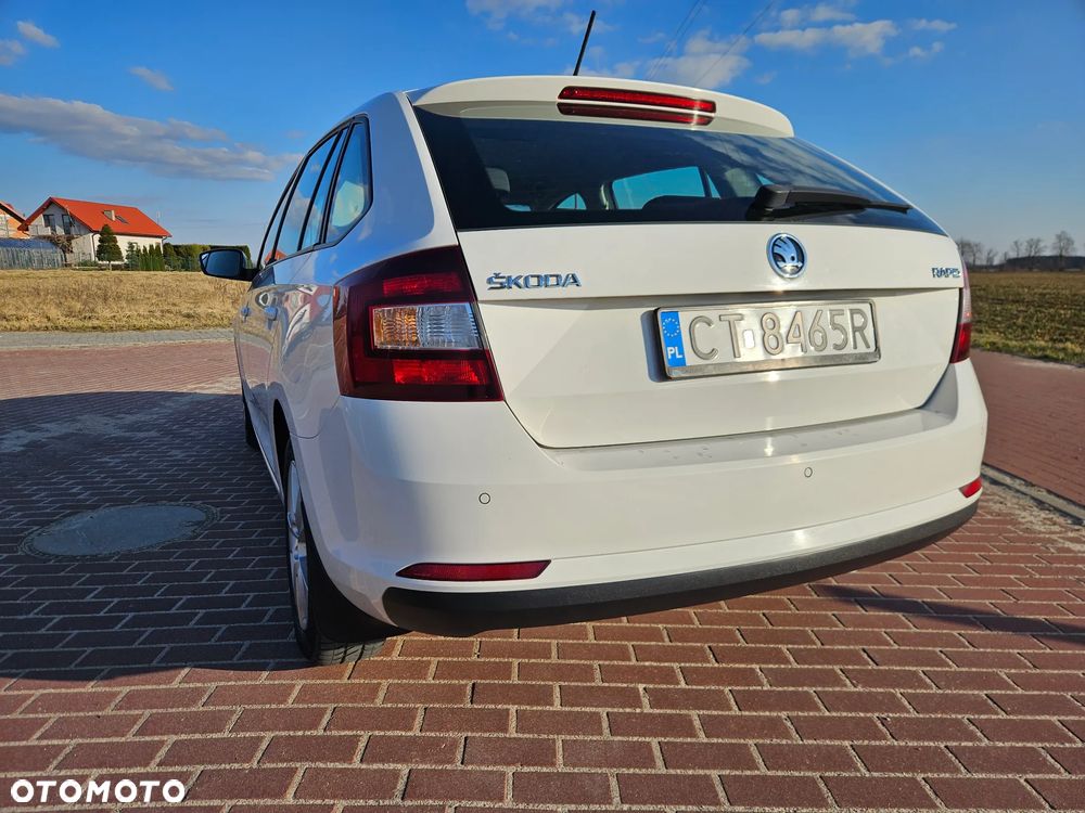 Skoda RAPID - 12