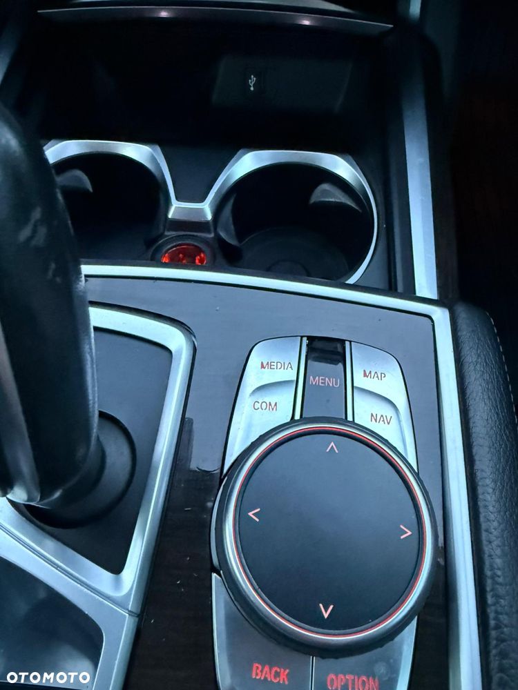 BMW Seria 7 740Li xDrive - 19