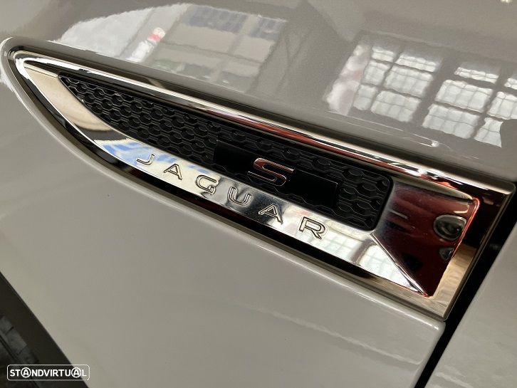 Jaguar E-Pace 2.0 i4D R-Dynamic S AWD Aut. - 9